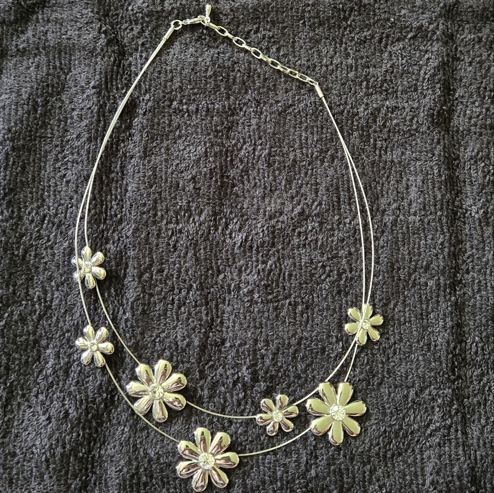 Lia Sophia Silver Tone Necklace Flower Petal Hippie Statement Choker Festival